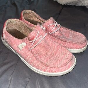 Size 7 pink Hey Dudes